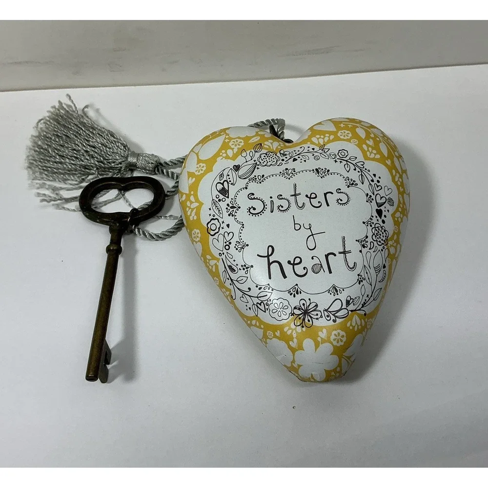 Sisters By Heart Rachael Taylor‎ Yellow home Decor Heart w/Key